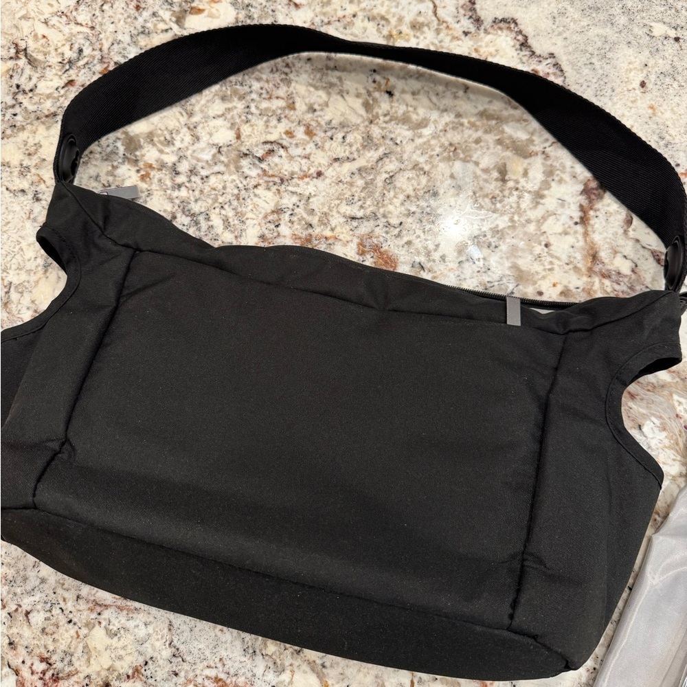 Doona™ Special Edition Infant Car Seat/Stroller & Base - Picture 13 of 15